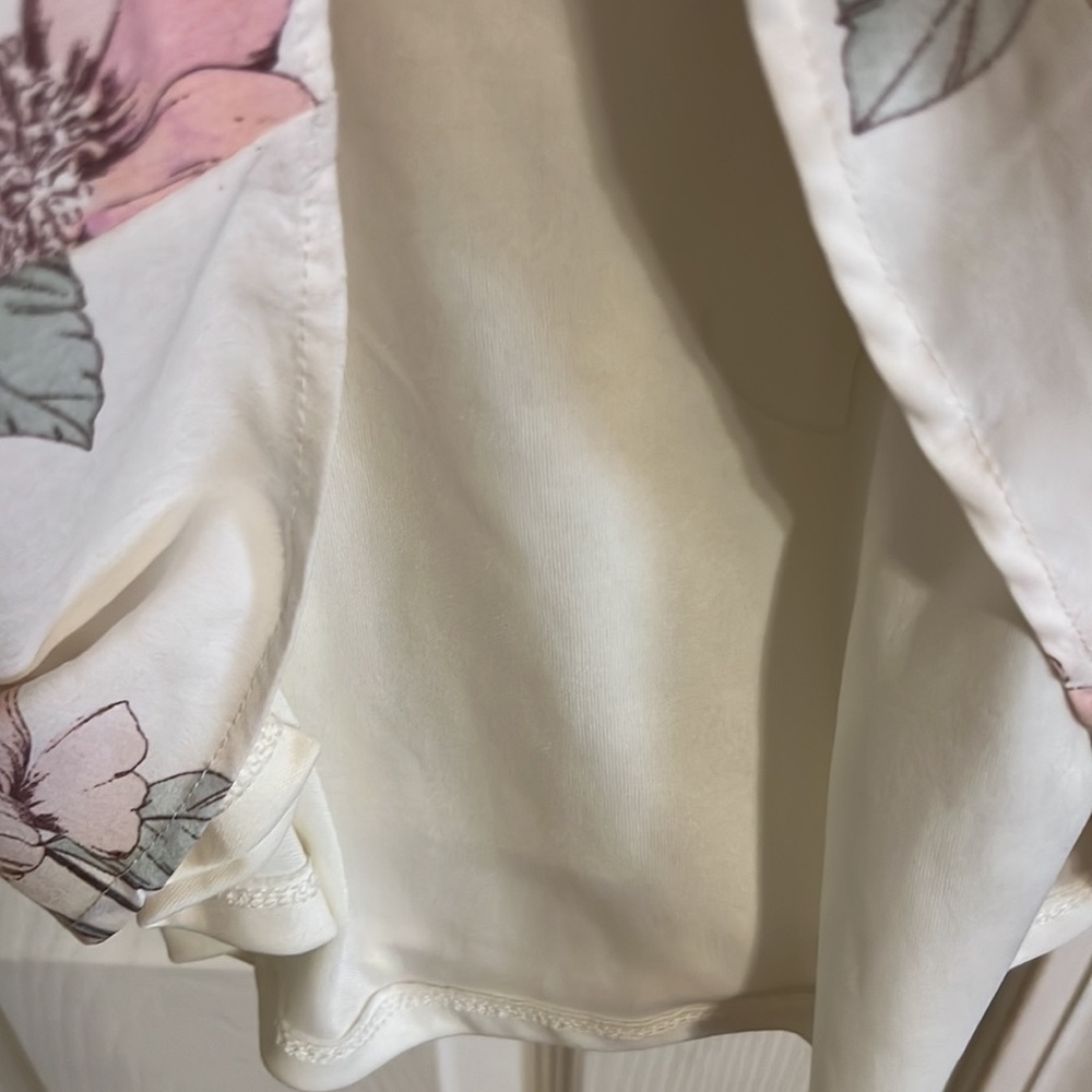 Love & Piece short sleeve dress for women with built in lining. Size L - Picture 3 of 7